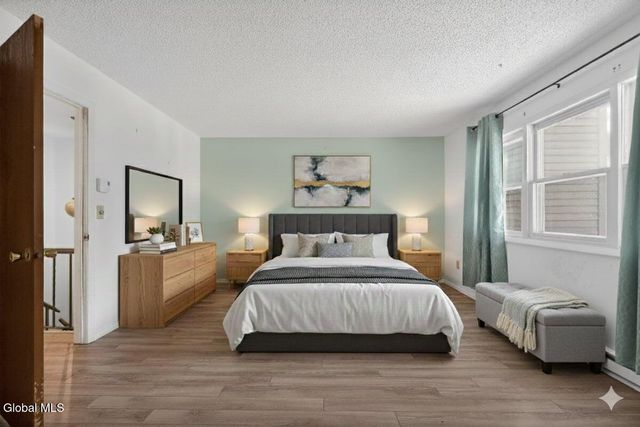 36 Tekakwitha Court, Clifton Park, NY 12065