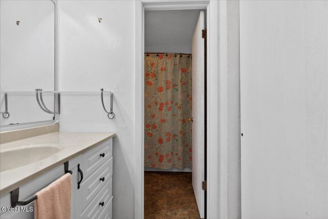 36 Tekakwitha Court, Clifton Park, NY 12065