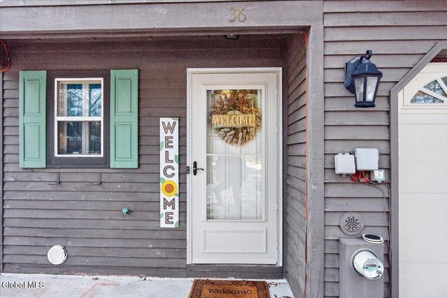 36 Tekakwitha Court, Clifton Park, NY 12065