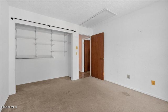 36 Tekakwitha Court, Clifton Park, NY 12065