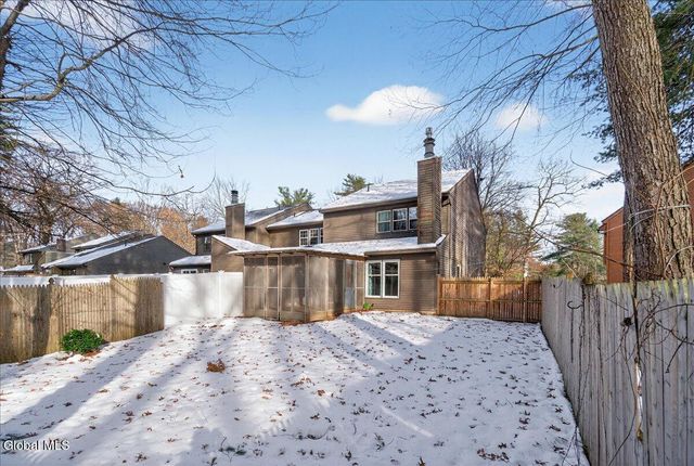 36 Tekakwitha Court, Clifton Park, NY 12065