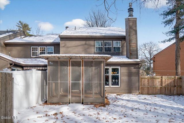 36 Tekakwitha Court, Clifton Park, NY 12065