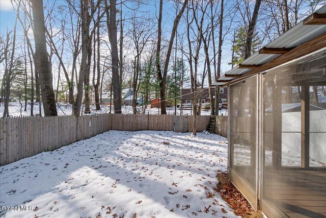 36 Tekakwitha Court, Clifton Park, NY 12065