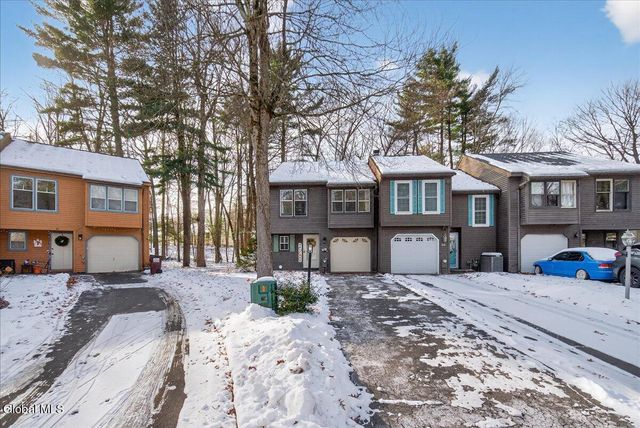 36 Tekakwitha Court, Clifton Park, NY 12065