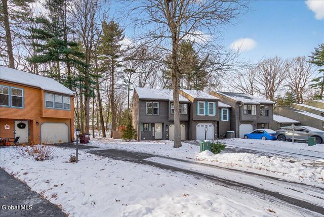 36 Tekakwitha Court, Clifton Park, NY 12065