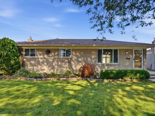 23716 Grove Street, St Clair Shores, MI 48080