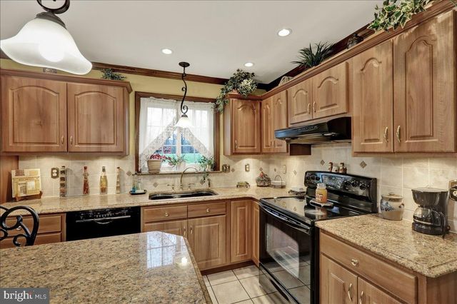 62 CAITLIN DR, Birdsboro, PA 19508