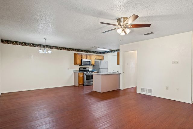 2721 La Jolla Court, Glenn Heights, TX 75154