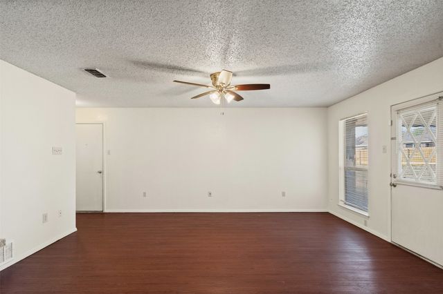 2721 La Jolla Court, Glenn Heights, TX 75154