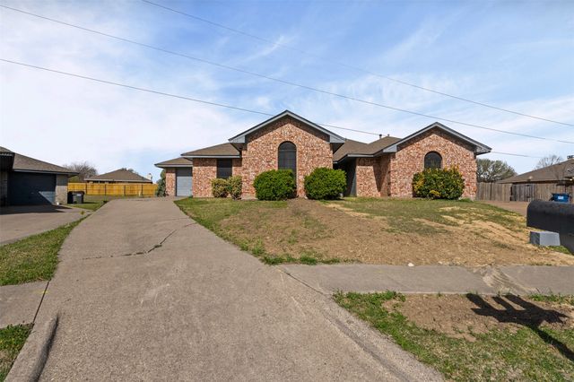 2721 La Jolla Court, Glenn Heights, TX 75154