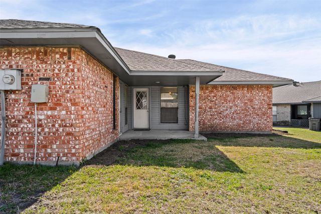 2721 La Jolla Court, Glenn Heights, TX 75154