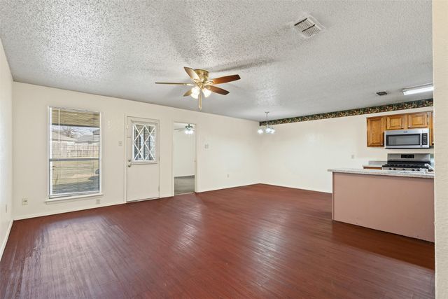 2721 La Jolla Court, Glenn Heights, TX 75154