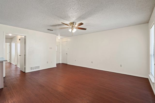 2721 La Jolla Court, Glenn Heights, TX 75154