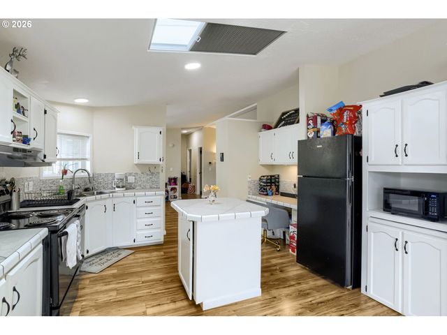 10400 Se COOK Ct 131, Milwaukie, OR 97222