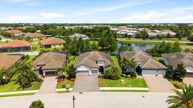 12021 PERENNIAL PLACE, Lakewood Ranch, FL 34211