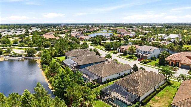 12021 PERENNIAL PLACE, Lakewood Ranch, FL 34211