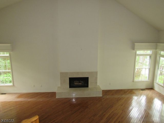 26 Bethpage Dr, Montgomery Twp., NJ 08558