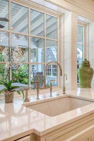 299 Hobcaw Drive, Mount Pleasant, SC 29464