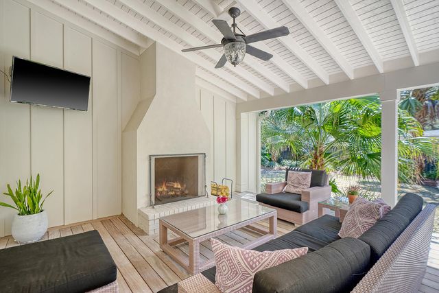 299 Hobcaw Drive, Mount Pleasant, SC 29464