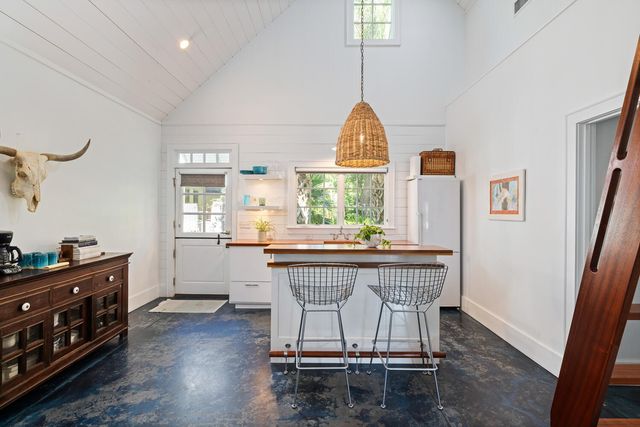 299 Hobcaw Drive, Mount Pleasant, SC 29464