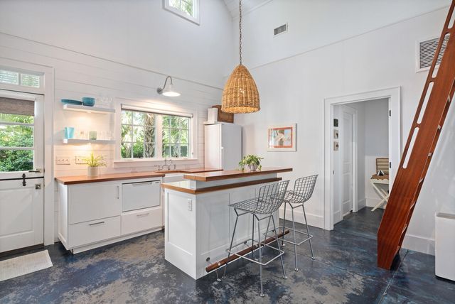 299 Hobcaw Drive, Mount Pleasant, SC 29464