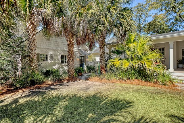 299 Hobcaw Drive, Mount Pleasant, SC 29464