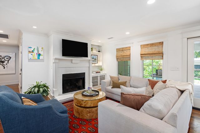 299 Hobcaw Drive, Mount Pleasant, SC 29464