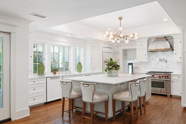 299 Hobcaw Drive, Mount Pleasant, SC 29464