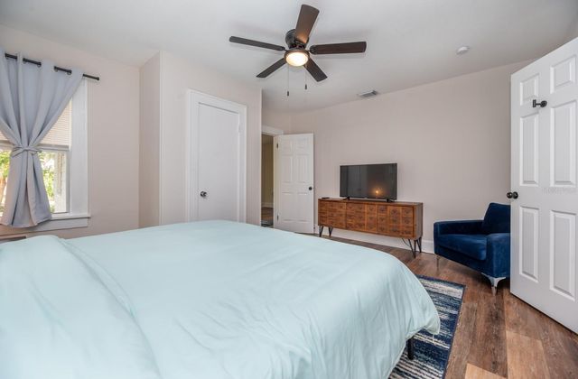 945 13TH STREET N, St Petersburg, FL 33705