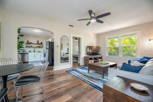 945 13TH STREET N, St Petersburg, FL 33705