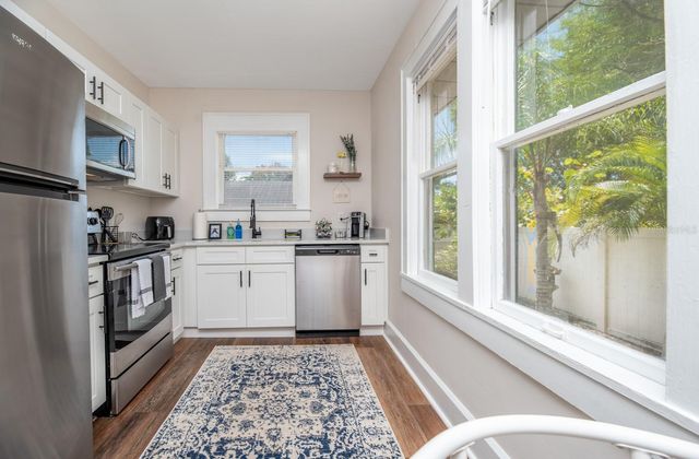 945 13TH STREET N, St Petersburg, FL 33705