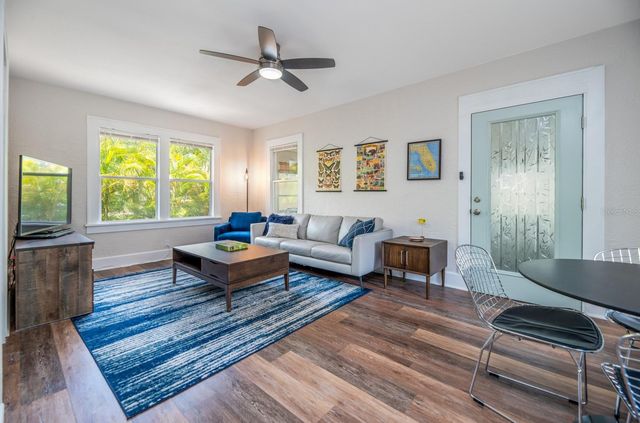 945 13TH STREET N, St Petersburg, FL 33705