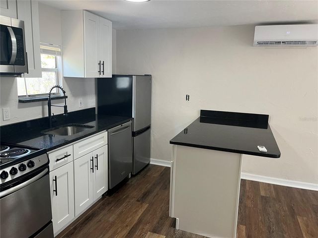 945 13TH STREET N, St Petersburg, FL 33705