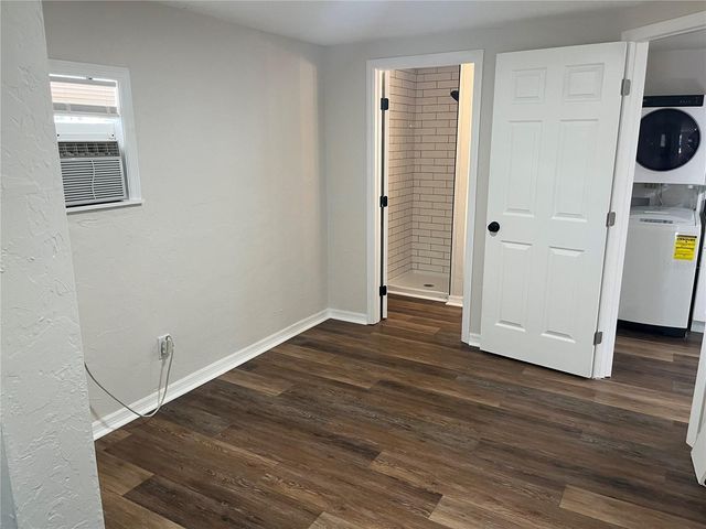 945 13TH STREET N, St Petersburg, FL 33705