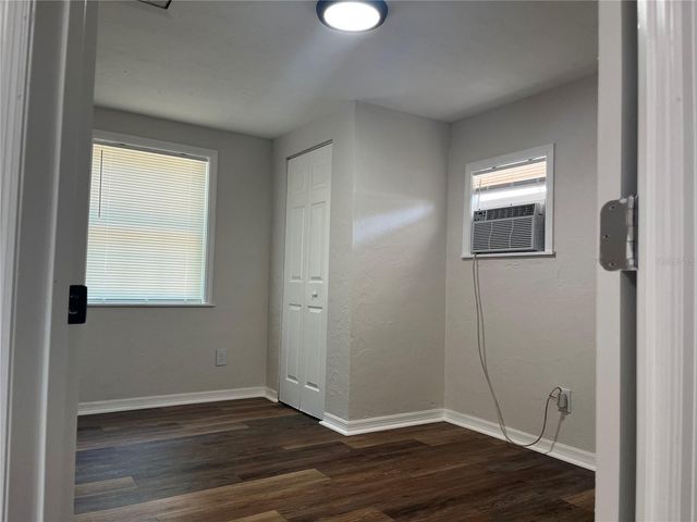 945 13TH STREET N, St Petersburg, FL 33705