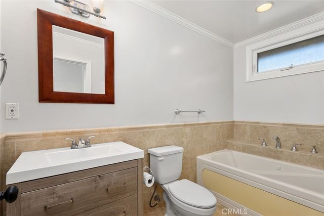 2199 National, Costa Mesa, CA 92627