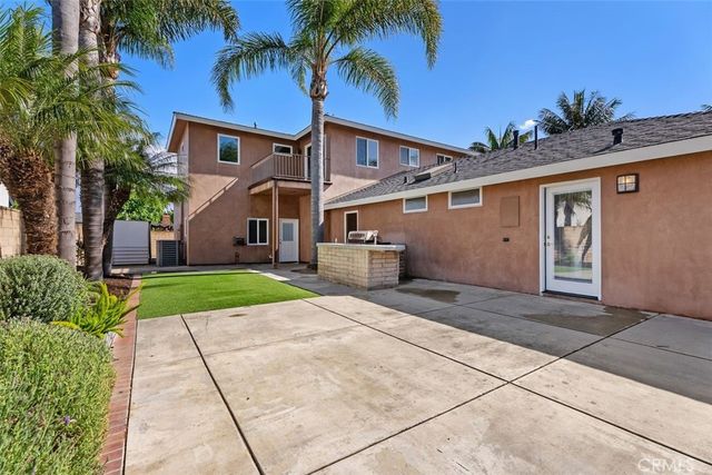 2199 National, Costa Mesa, CA 92627