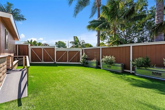 2199 National, Costa Mesa, CA 92627