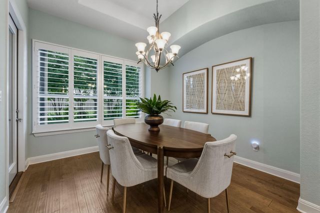 220 Mendocino LN, Austin, TX 78737