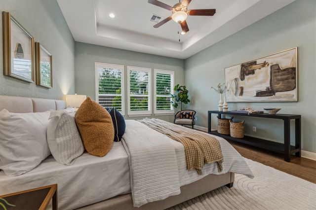 220 Mendocino LN, Austin, TX 78737