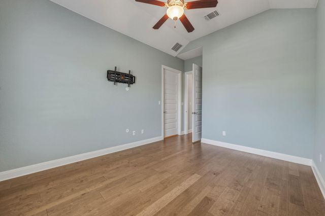 220 Mendocino LN, Austin, TX 78737