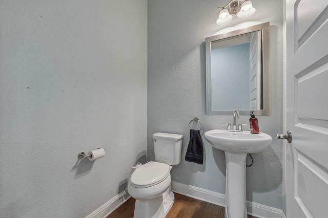 220 Mendocino LN, Austin, TX 78737