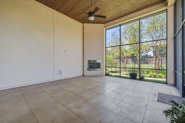 220 Mendocino LN, Austin, TX 78737