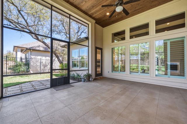 220 Mendocino LN, Austin, TX 78737