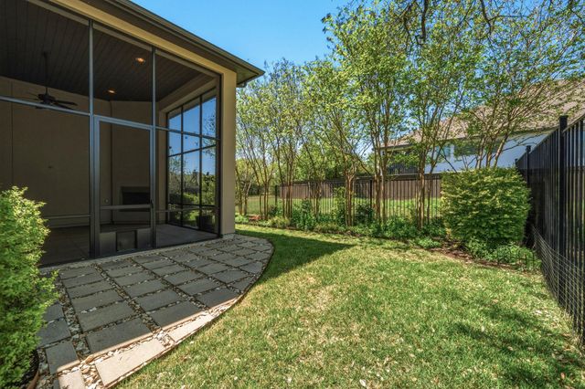 220 Mendocino LN, Austin, TX 78737