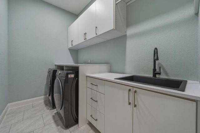 220 Mendocino LN, Austin, TX 78737