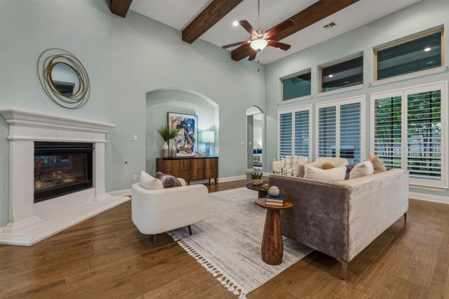 220 Mendocino LN, Austin, TX 78737