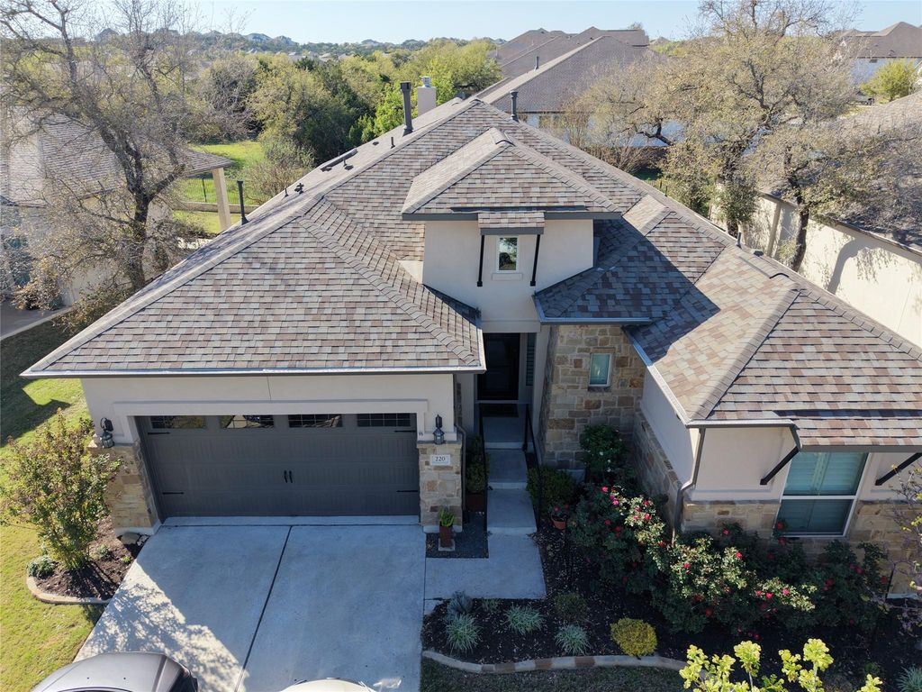 220 Mendocino LN, Austin, TX 78737