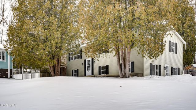 5 Deerleap Place, Saratoga Springs, NY 12866