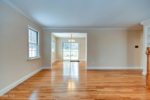 5 Deerleap Place, Saratoga Springs, NY 12866